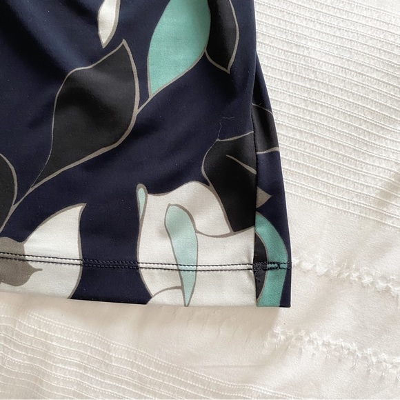 BCBGMAXAZRIA NAVY TURQUOISE FLORAL SURPLICE HALF SLEEVE KNEE LENGTH DRESS - XS - Picture 11 of 12